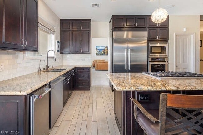 Building Photo - 8856 Rainbow Ridge Dr