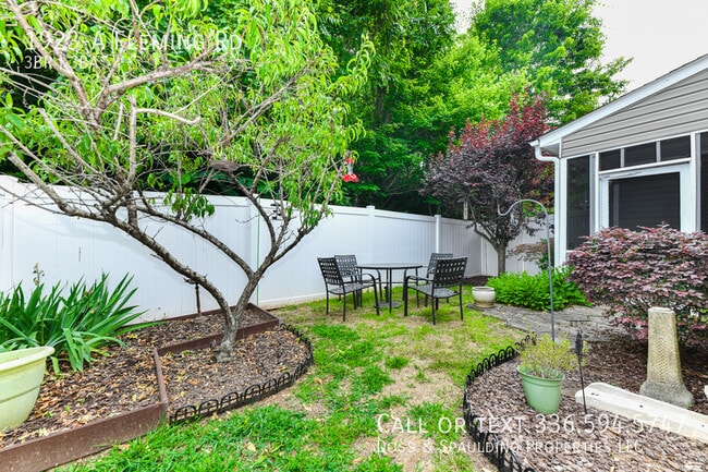 Building Photo - 1923 Fleming Rd