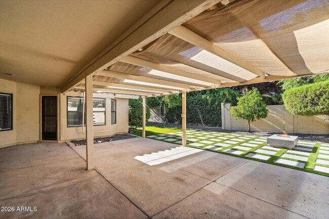 Building Photo - 9532 E Corrine Dr