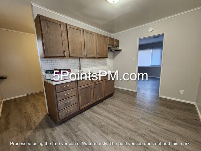 Building Photo - 1032 Andrew St