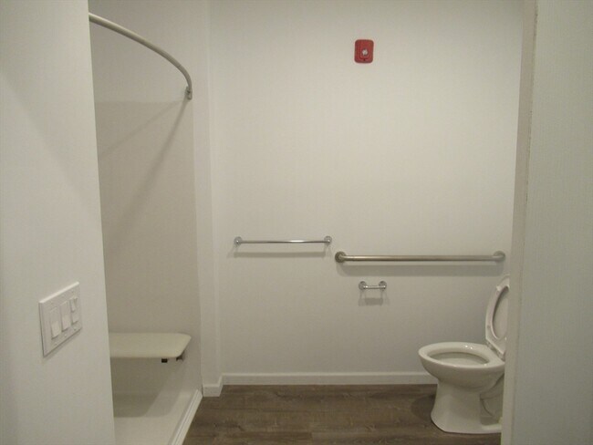 Building Photo - 50 R Maplewood Ave