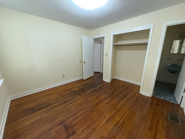 Building Photo - 3158 Peterson Dr