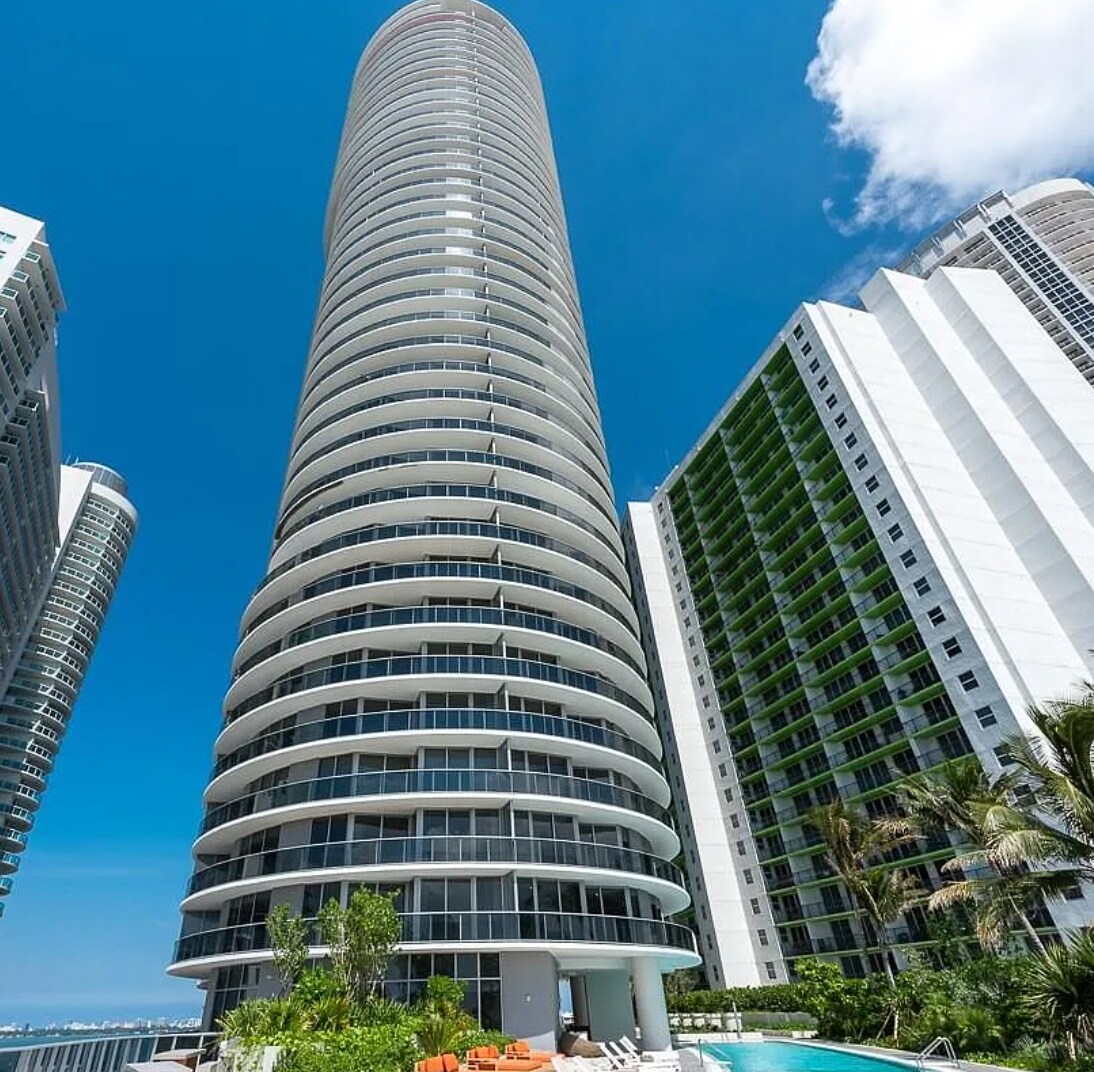 Building Photo - 488 NE 18th St