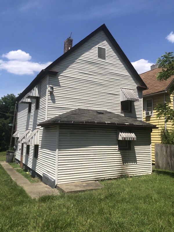 Building Photo - 1065 Orange Ave