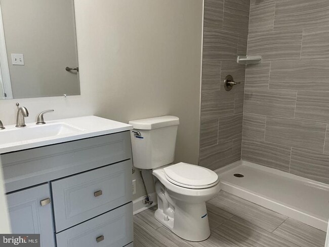 Building Photo - 1213 Old Love Point Rd