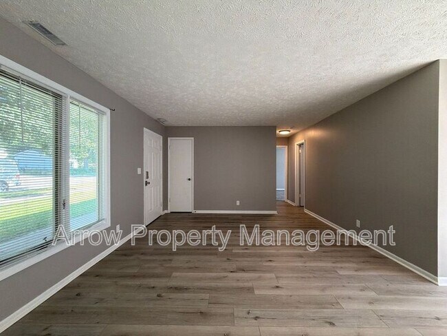 Building Photo - 4441 N 67th St