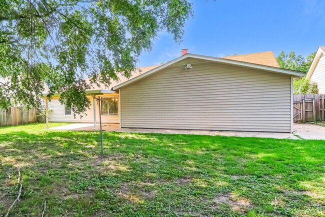 Building Photo - 7133 Butterfly Dr