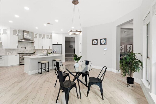 Building Photo - 13500 Coleto Creek Trail