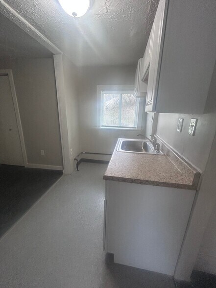 Building Photo - 2163 E 84th St