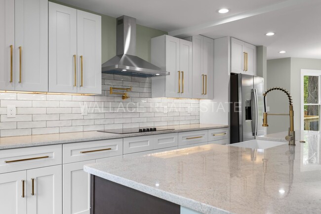 Building Photo - LOVELY 4 BEDROOM HOME...ALL FARRAGUT SCHOO...