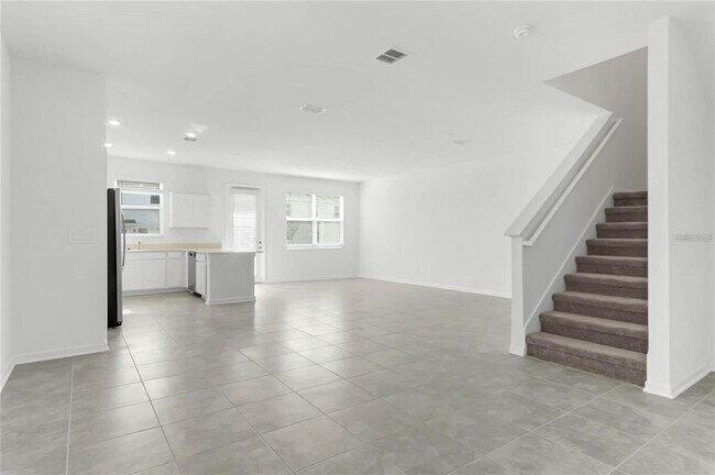 Building Photo - 353 Bogey Dr