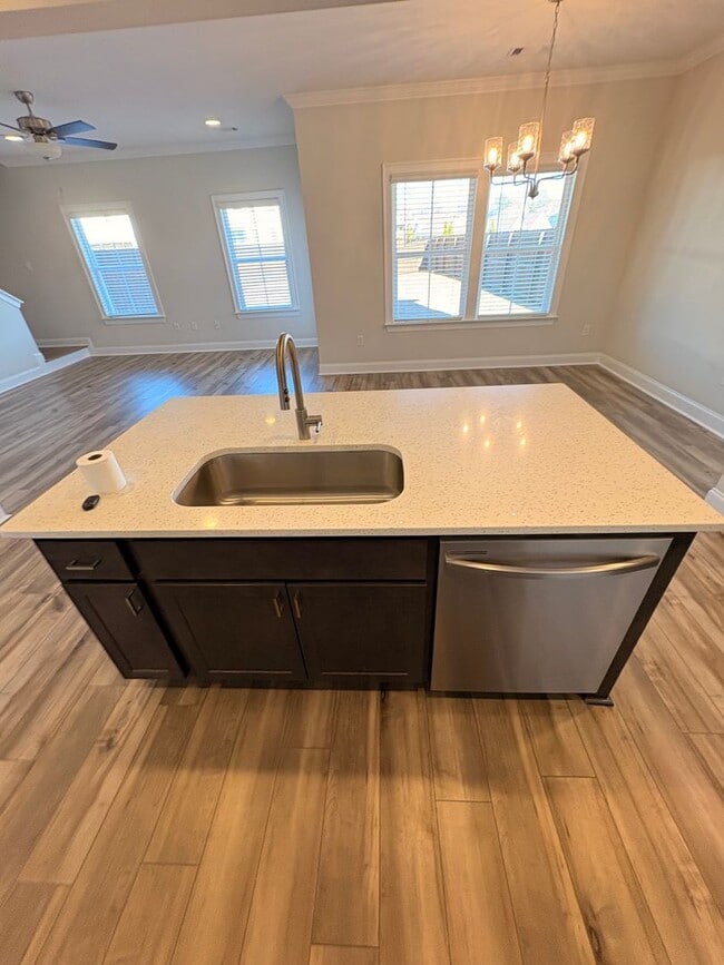 Building Photo - 117 Alva Ct