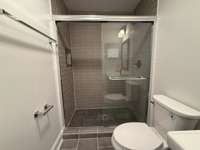 Building Photo - 2763 Catalina Ave