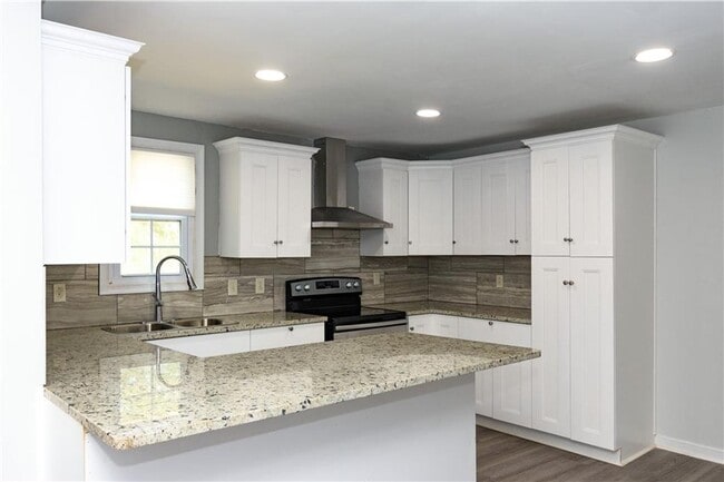 Building Photo - 3 Bedrooms.  2.5 Baths. Luxury Upgrades