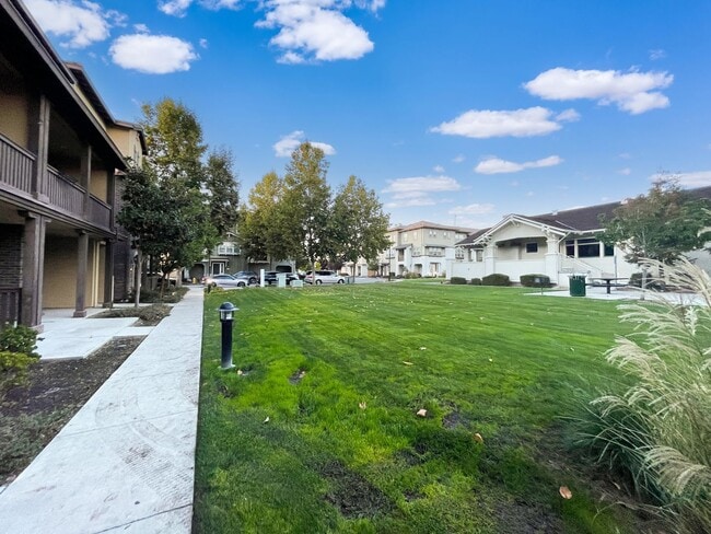 Building Photo - Modern Townhome Living in North San Jose – Attached 2-Car Garage
