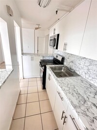 Building Photo - 1255 Collins Ave