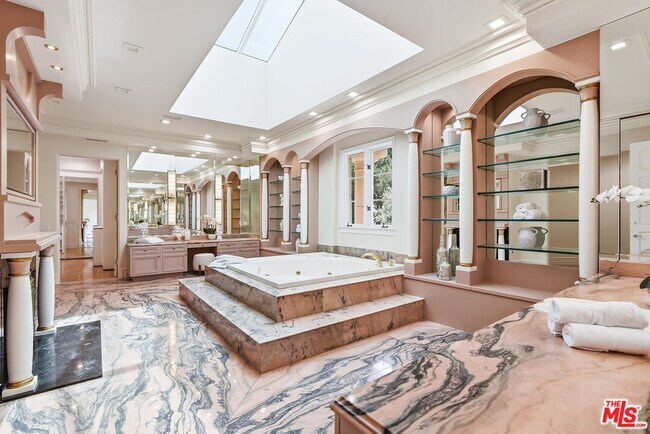 Building Photo - 407 Robert Ln