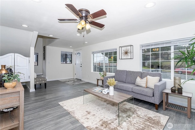 Building Photo - Beautifully Renovated 4-Bedroom Home in Desirable Arbor Heights!