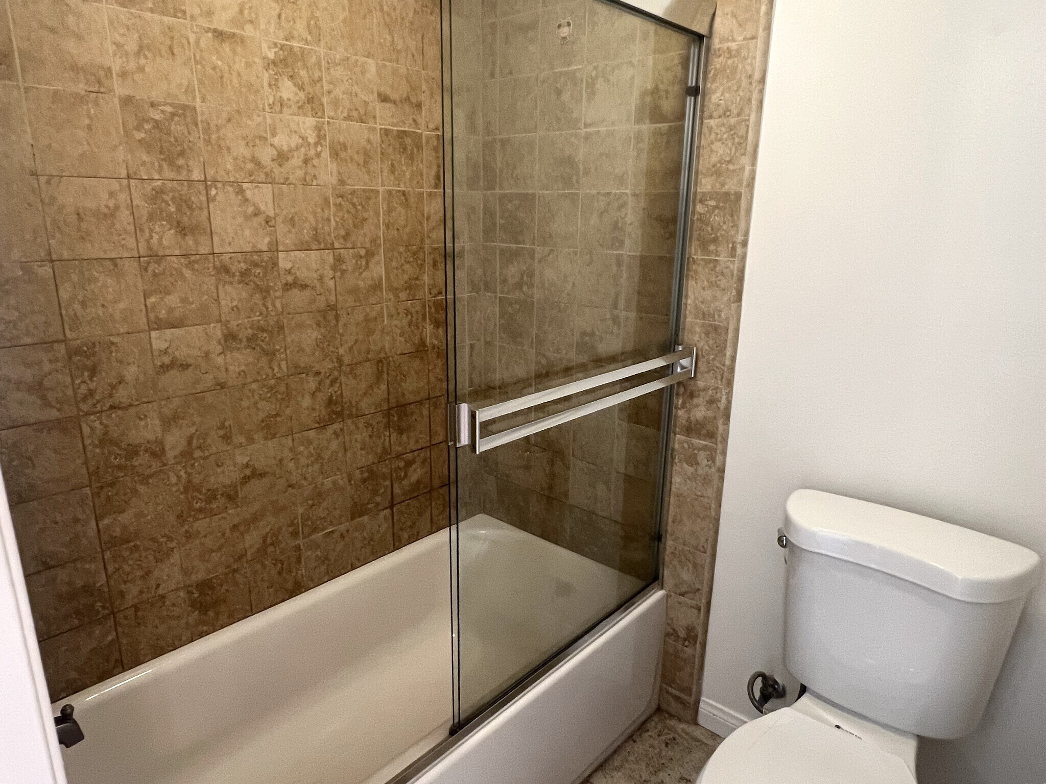 Building Photo - 6000 Canterbury Dr