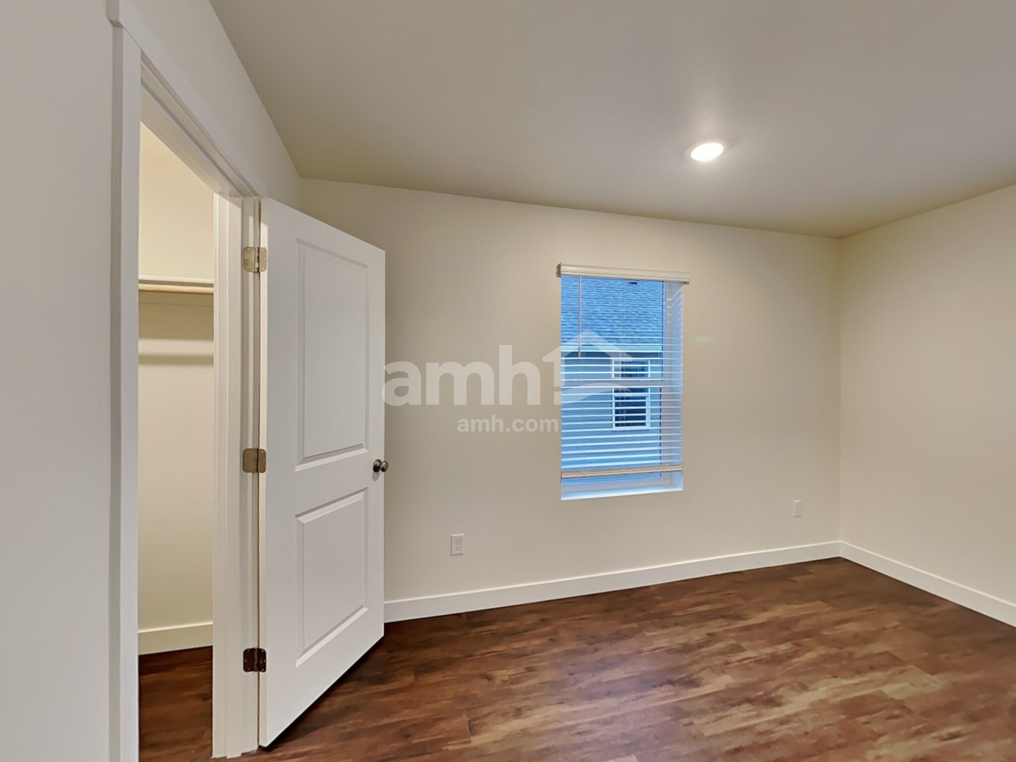 Building Photo - 4718 87th Ave NE
