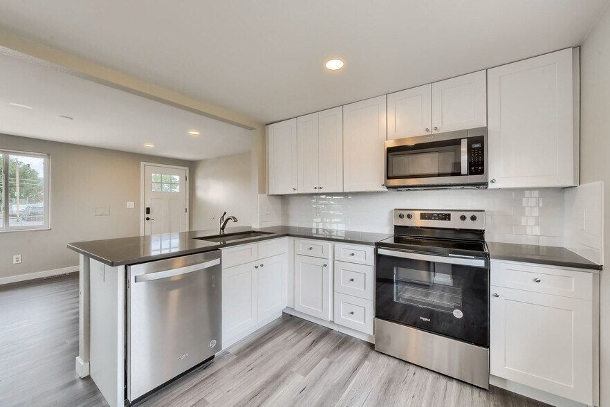 Building Photo - 6045 W Byers Pl