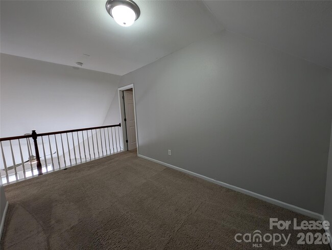 Building Photo - 4656 Sooner Ln