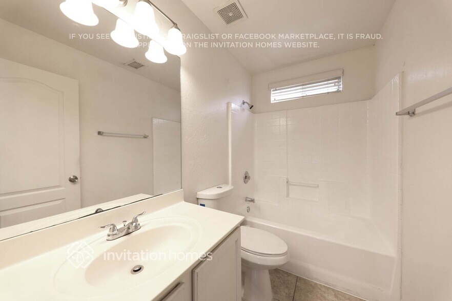 Building Photo - 8934 W Encanto Blvd