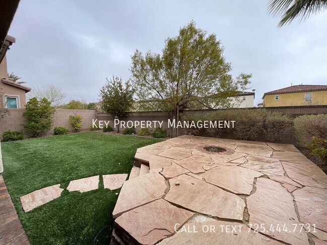 Building Photo - SPACIOUS AND UPGRADED 4 BEDROOM HOME NEAR ...