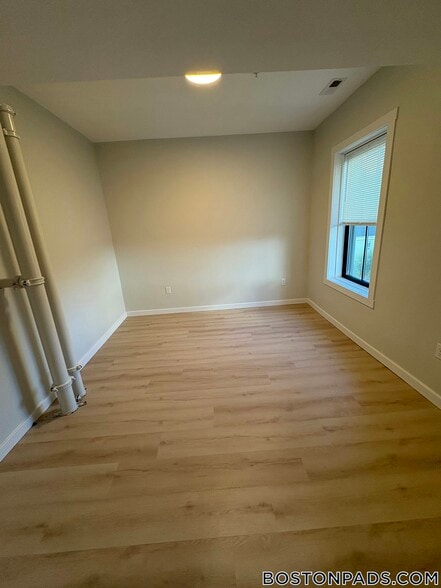 Building Photo - 26 Woodland St