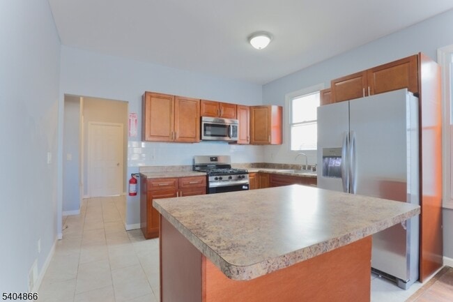 Building Photo - 286 Williamson Ave