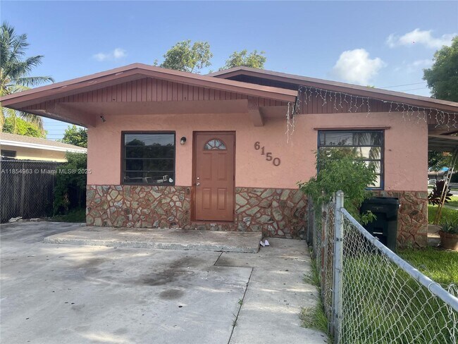 Primary Photo - 6150 Dawson St