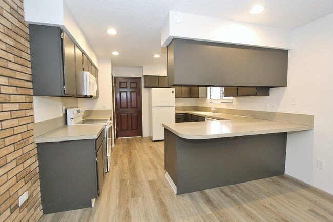 Building Photo - 2412 Robert Ave