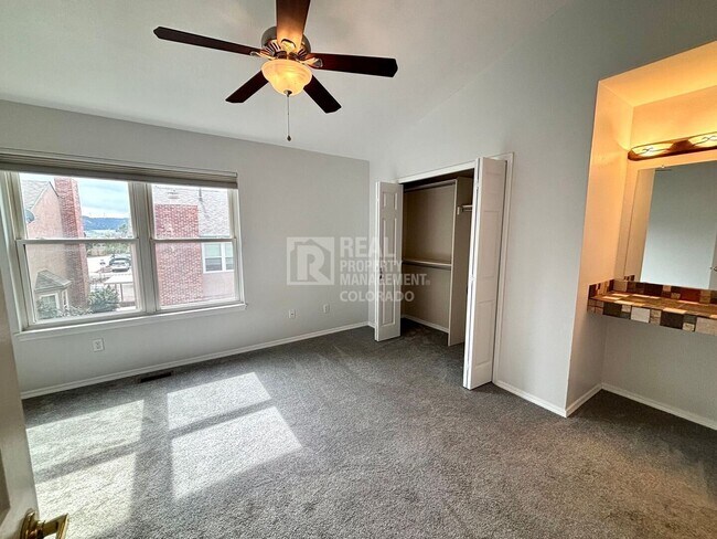 Building Photo - 119 Iveystone Ct