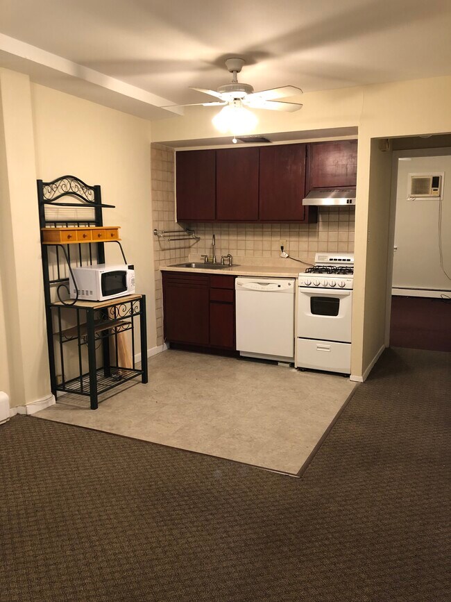 242071 Jamaica Ave 242071 Jamaica Ave Bellerose NY 11426