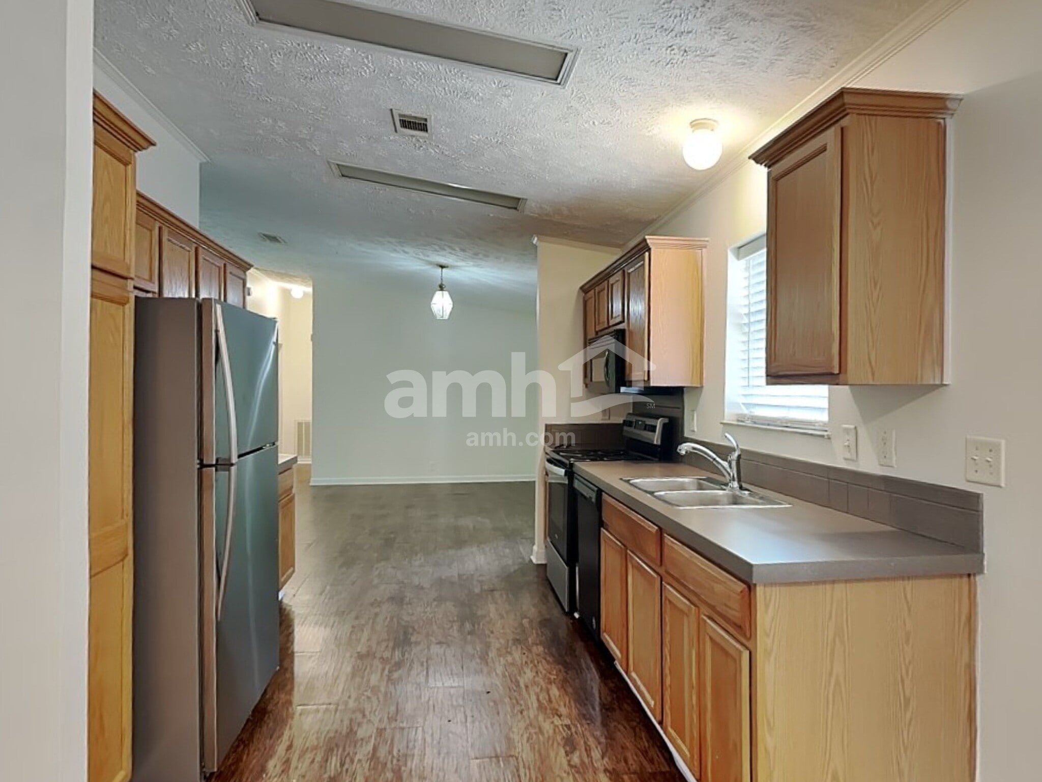 Building Photo - 495 Hunnicut Rd SE