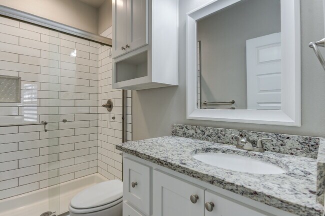 Building Photo - Stunning 3 Story Town-Home near Texas Tech...
