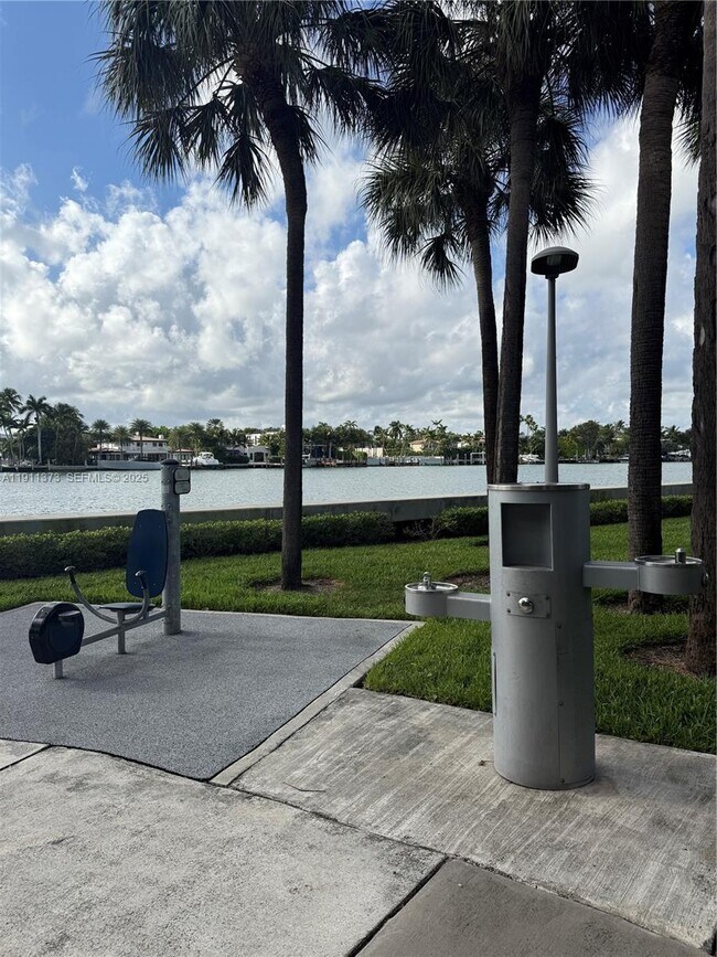 Building Photo - 6484 Indian Creek Dr