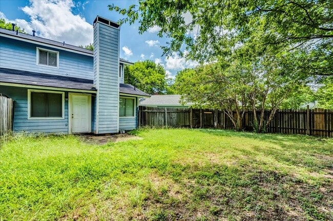 Building Photo - 408 Vista W Ct