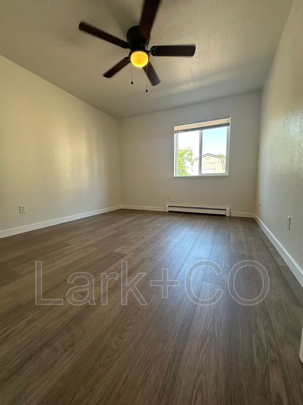 Building Photo - 3014 Mallard Dr