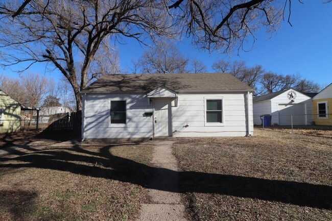 Building Photo - Spacious Home for rent!