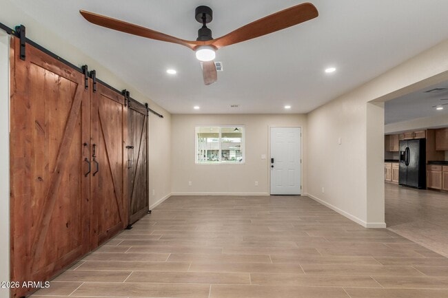 Building Photo - 1628 E Del Rio Dr