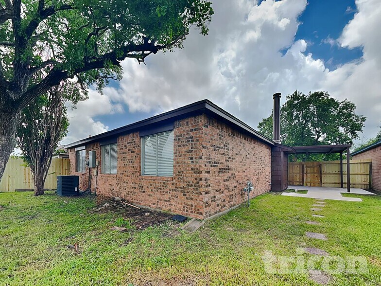 Building Photo - 13031 Bamboo Forest Trail