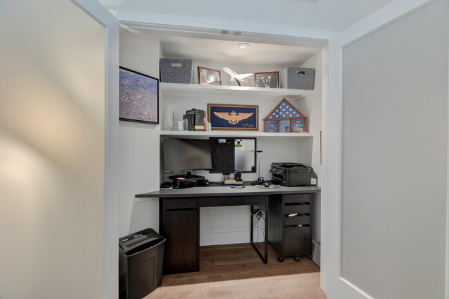 Built-In Desk - 2020 12th St NW