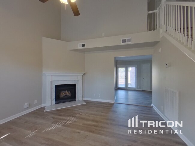 Building Photo - 8005 Penbrook Dr