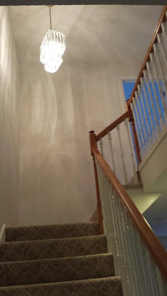 Foyer - 1405 Cain St