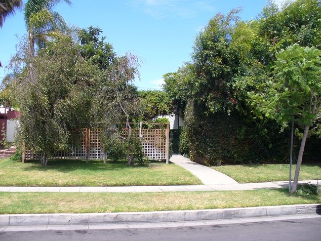 Building Photo - 10581 Ayres Ave