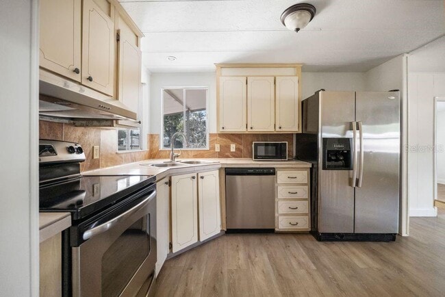 Building Photo - 3648 Fox Ridge Blvd