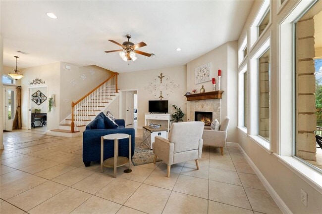 Building Photo - 3701 Del Robles Dr