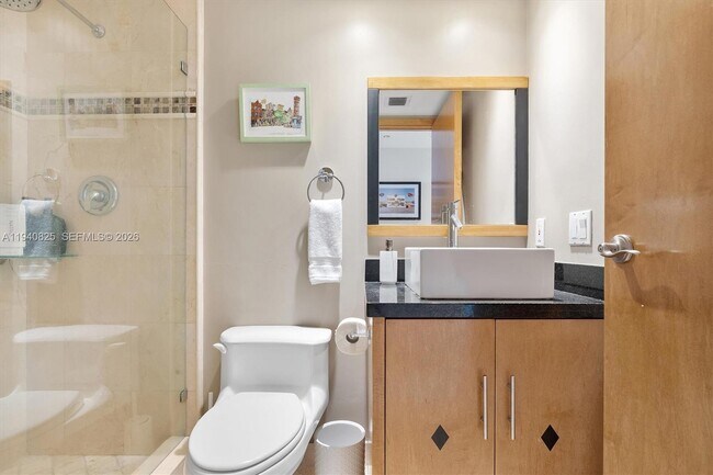 Building Photo - 1800 Sunset Harbour Dr