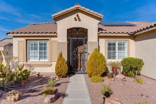 Building Photo - Fully Furnished Single-Story Gem in Gated Northwest Community!